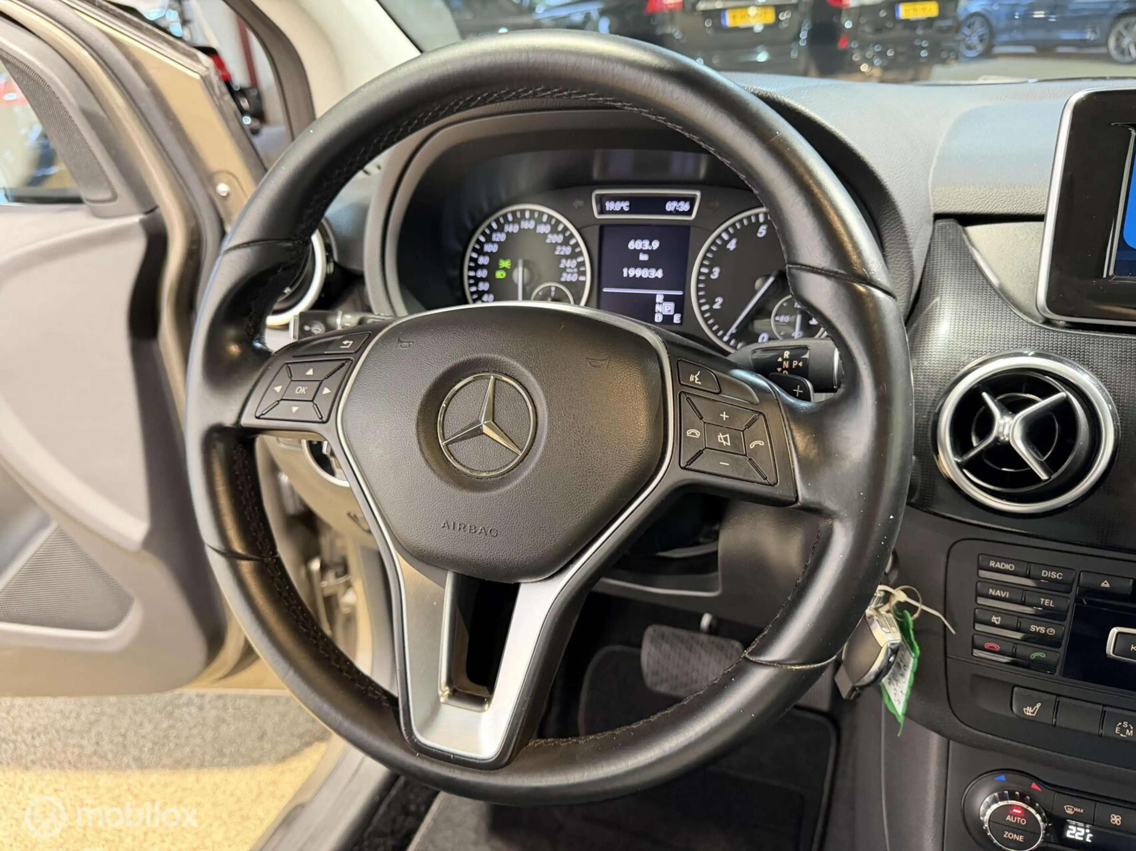 Mercedes-Benz B 180 Ambition AUT/CLIMA/CRUISE/CAMERA/1eEIG — photo 6