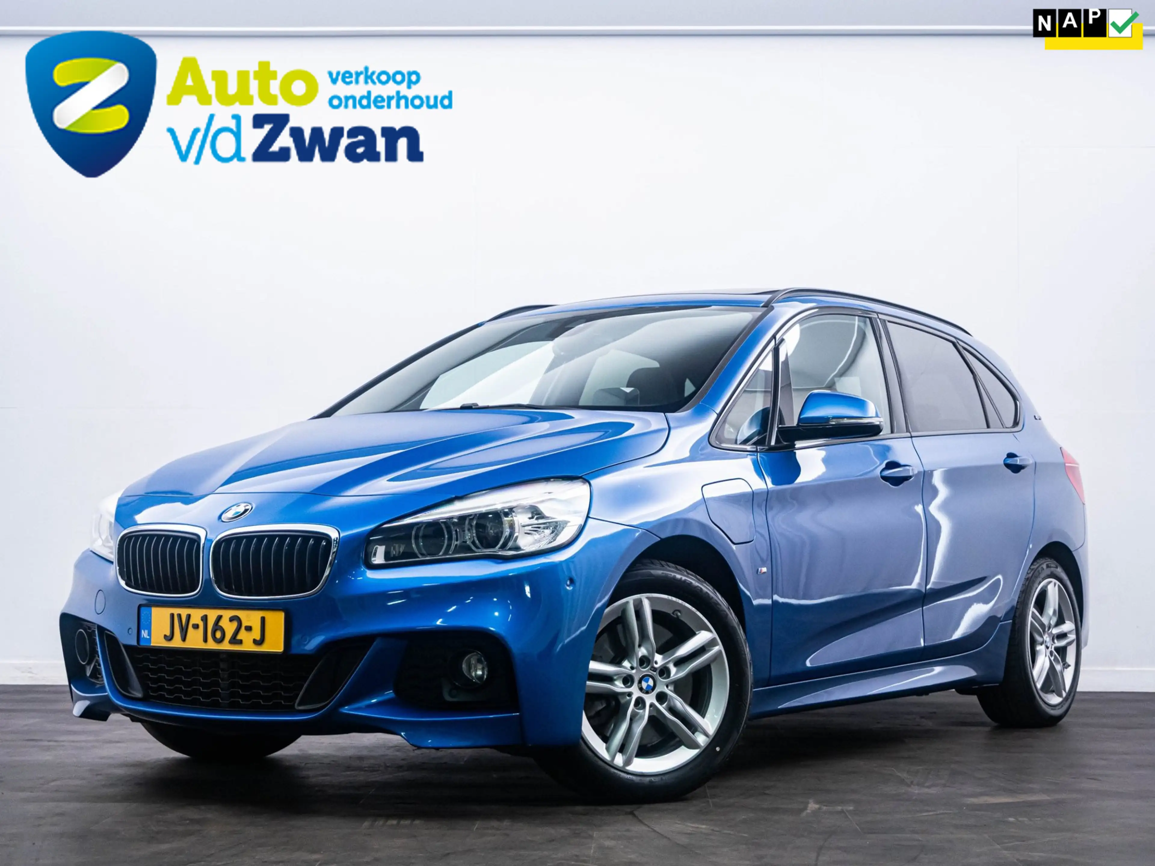 BMW 225 2-serie Active Tourer 225xe High Executive Pano|H&