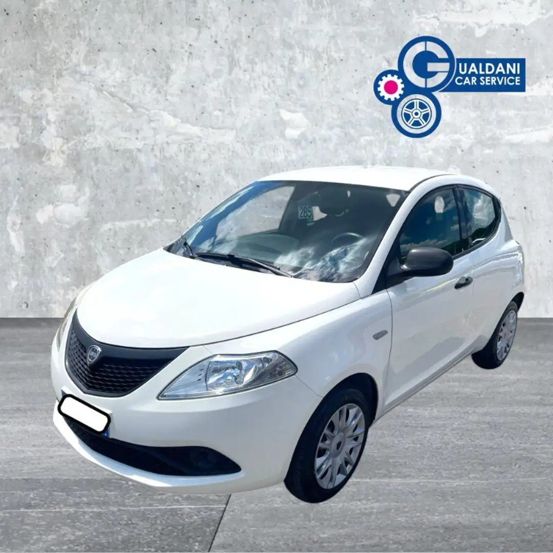 Lancia Ypsilon Ypsilon 1.0 FireFly 5 porte S&S Hybrid Ecochic Si Bianco - 2