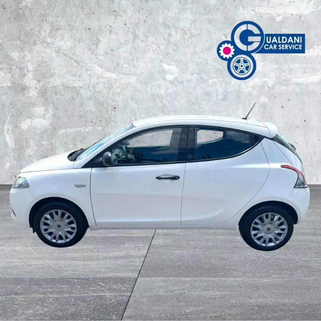 Lancia Ypsilon Ypsilon 1.0 FireFly 5 porte S&S Hybrid Ecochic Si Bianco - 1