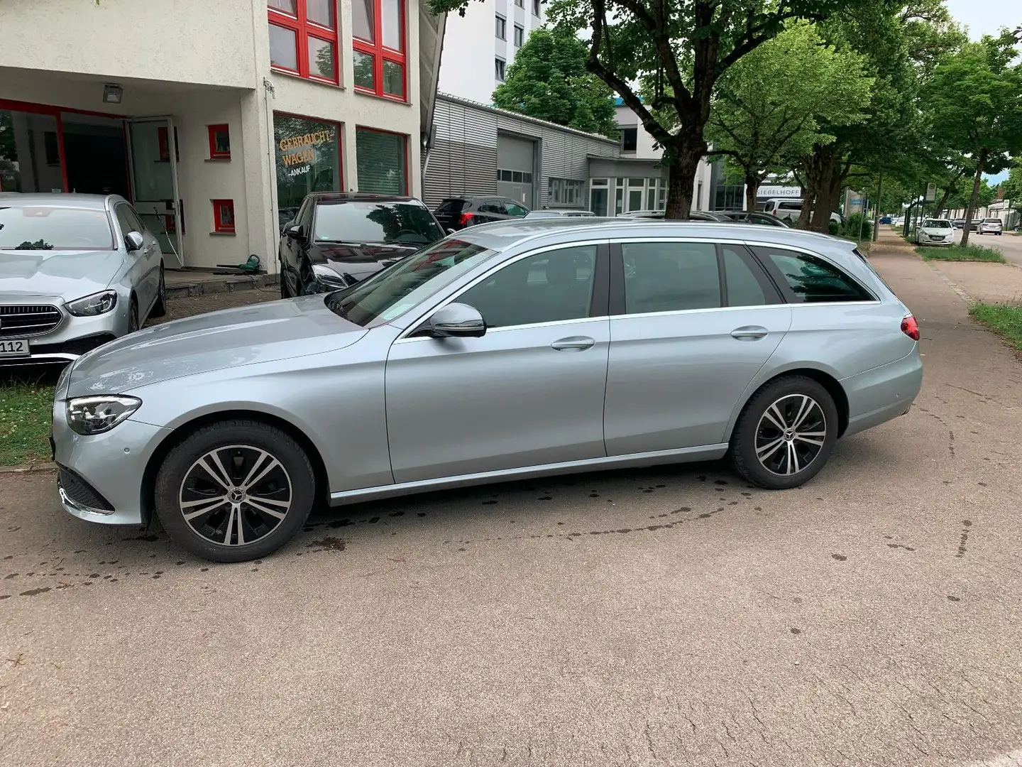 Mercedes-Benz E 220 T d*Avantgarde*MBUX*Kamera* Argent - 2