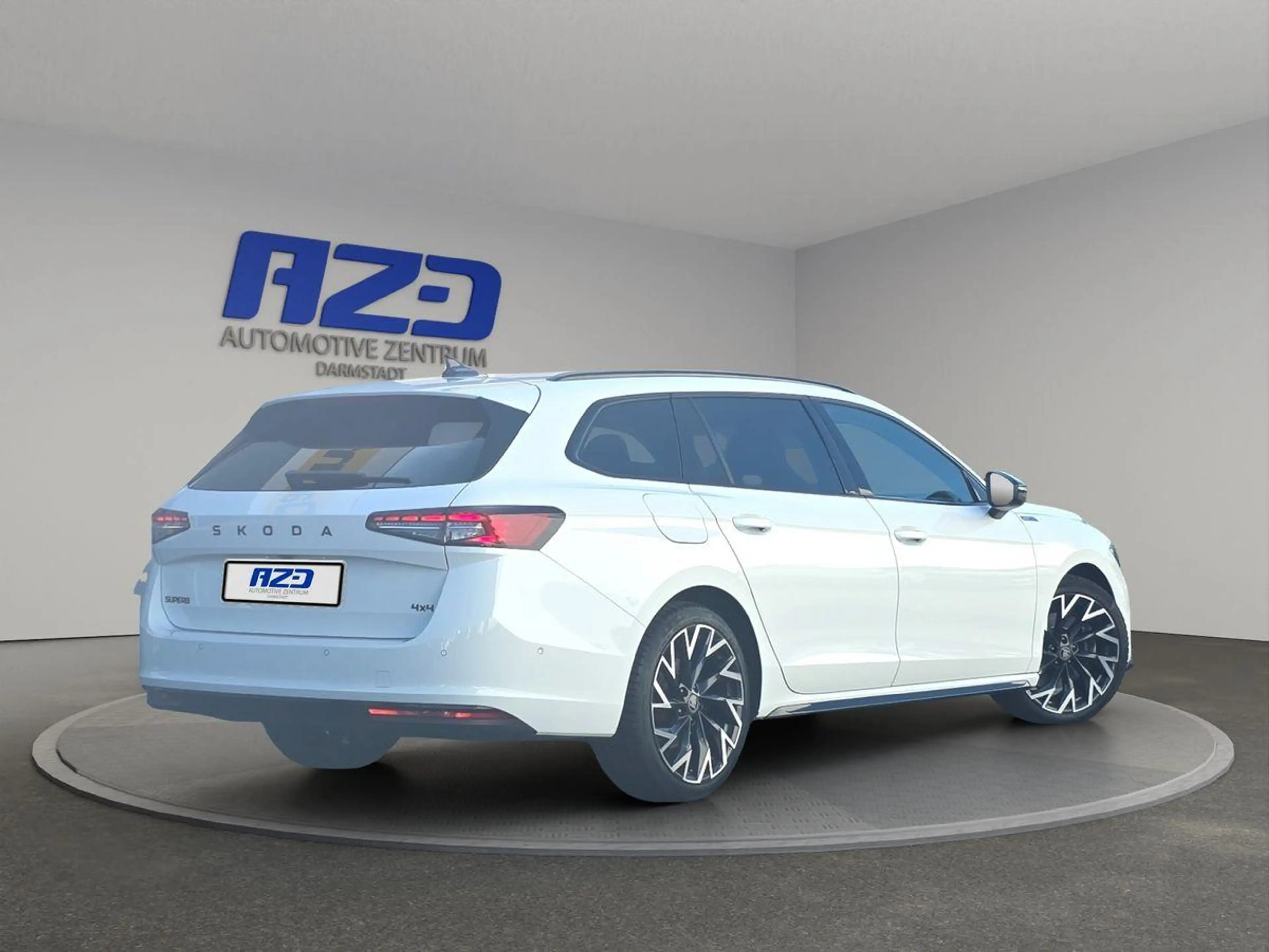 Skoda Superb TDI 4x4 Sportl PANO AHK SITZBLF STNDHZ 360° — photo 5