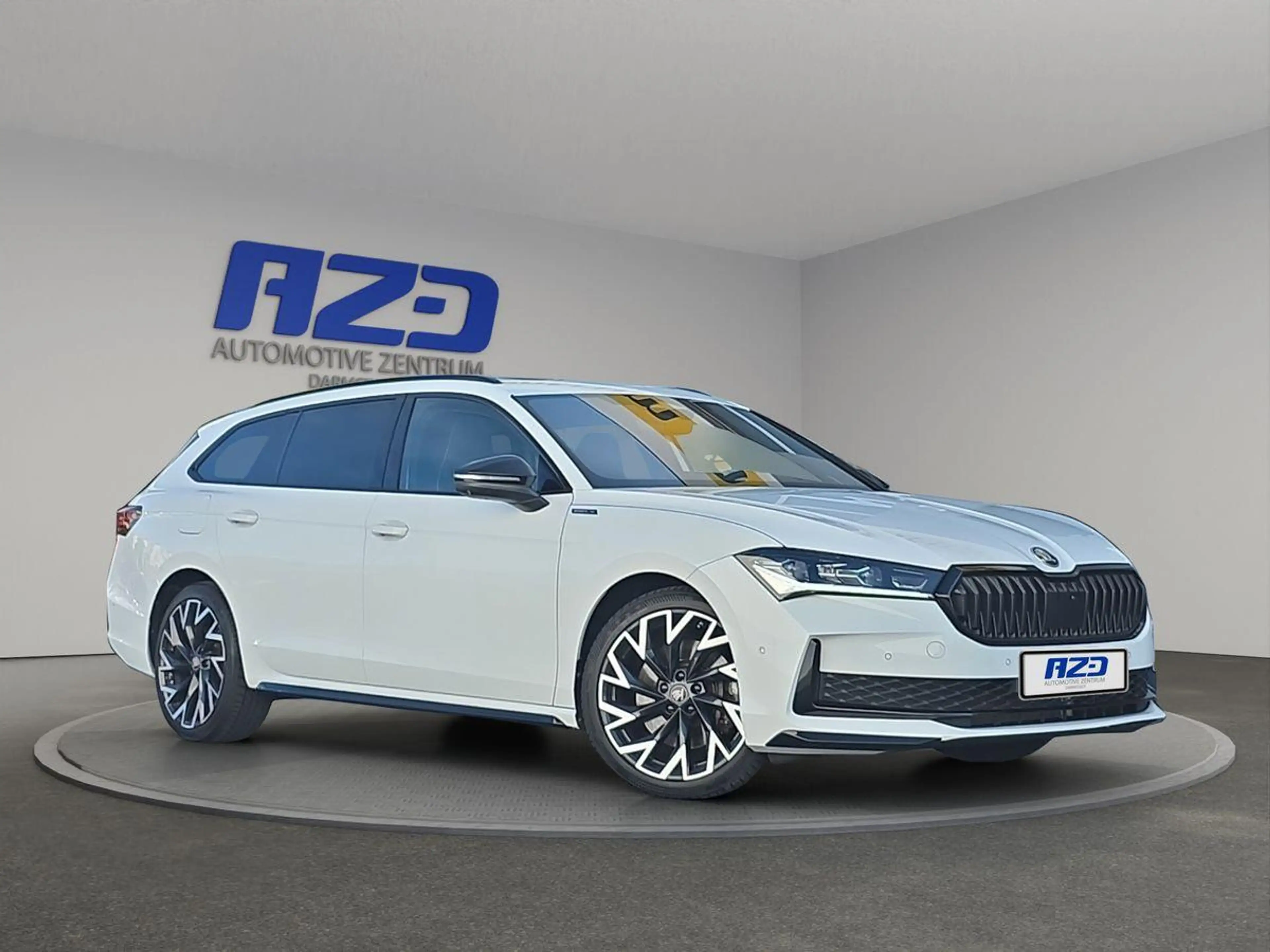 Skoda Superb TDI 4x4 Sportl PANO AHK SITZBLF STNDHZ 360° — photo 3
