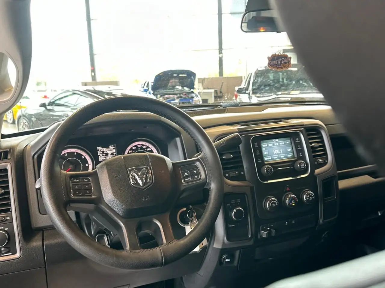 RAM 1500 снимка RAM 1500