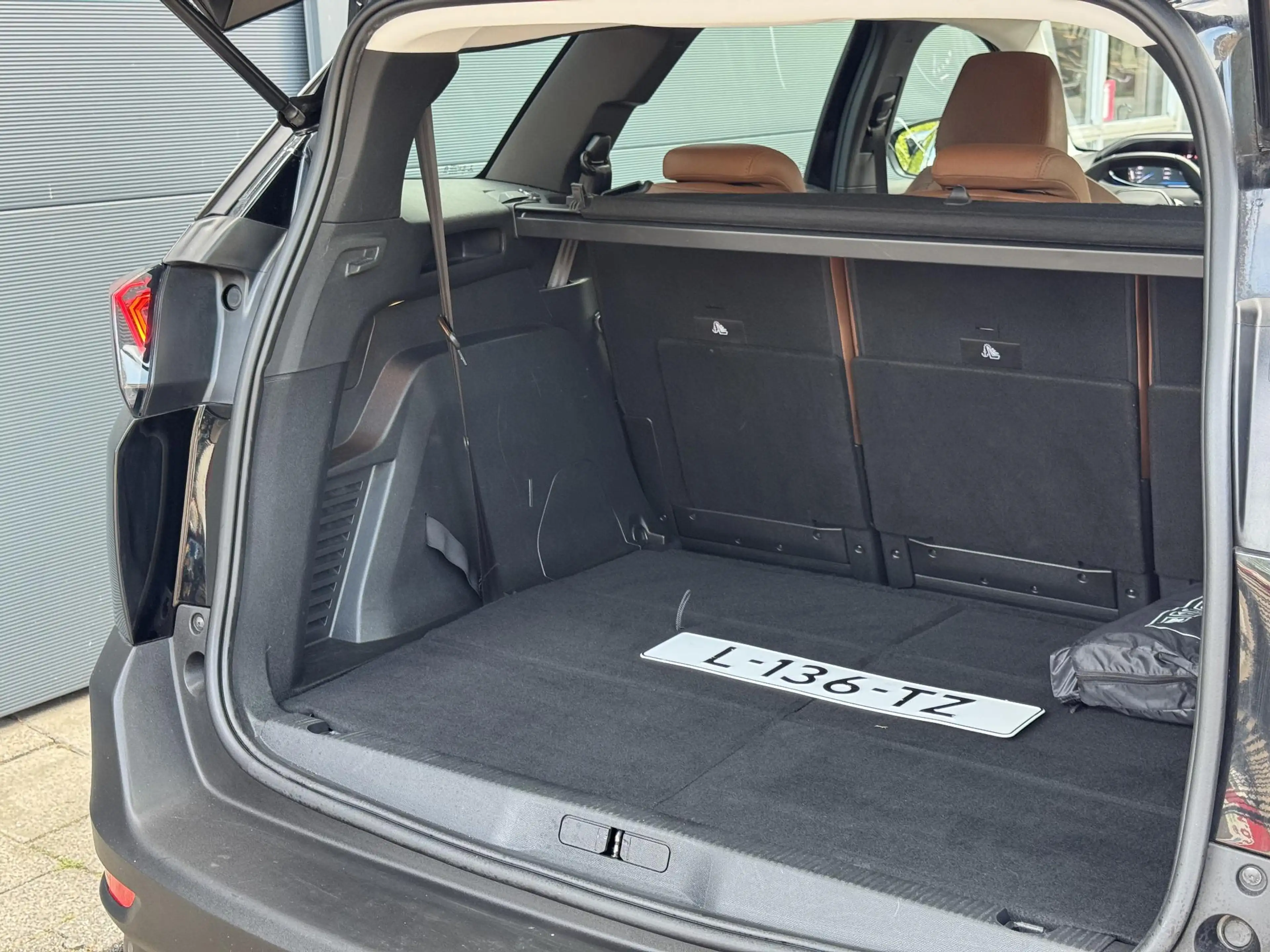 Peugeot 5008 1.2 Allure / Geen Import / 100% Onderhoud / 7 Pers — photo 21