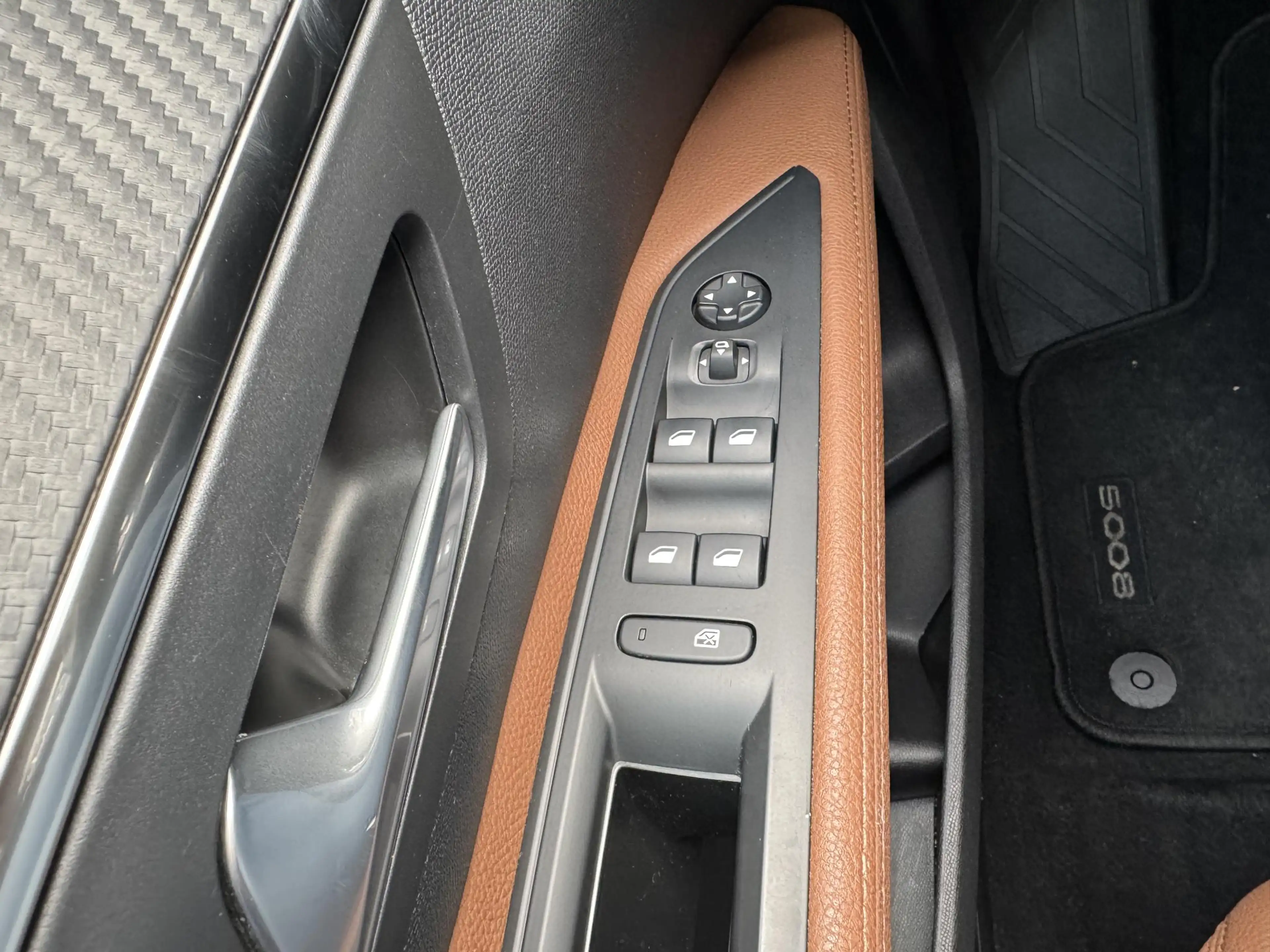 Peugeot 5008 1.2 Allure / Geen Import / 100% Onderhoud / 7 Pers — photo 25