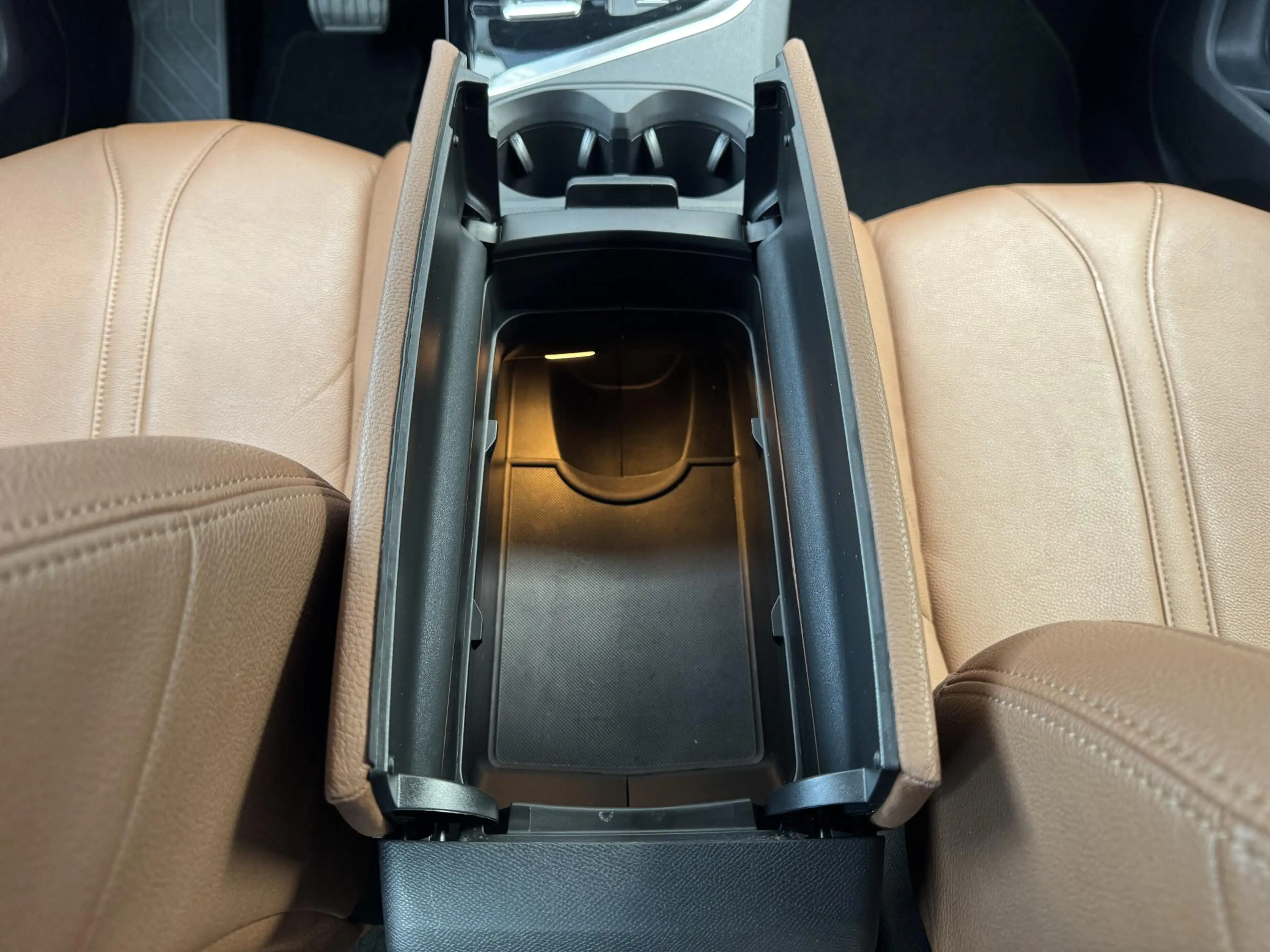 Peugeot 5008 1.2 Allure / Geen Import / 100% Onderhoud / 7 Pers — photo 26