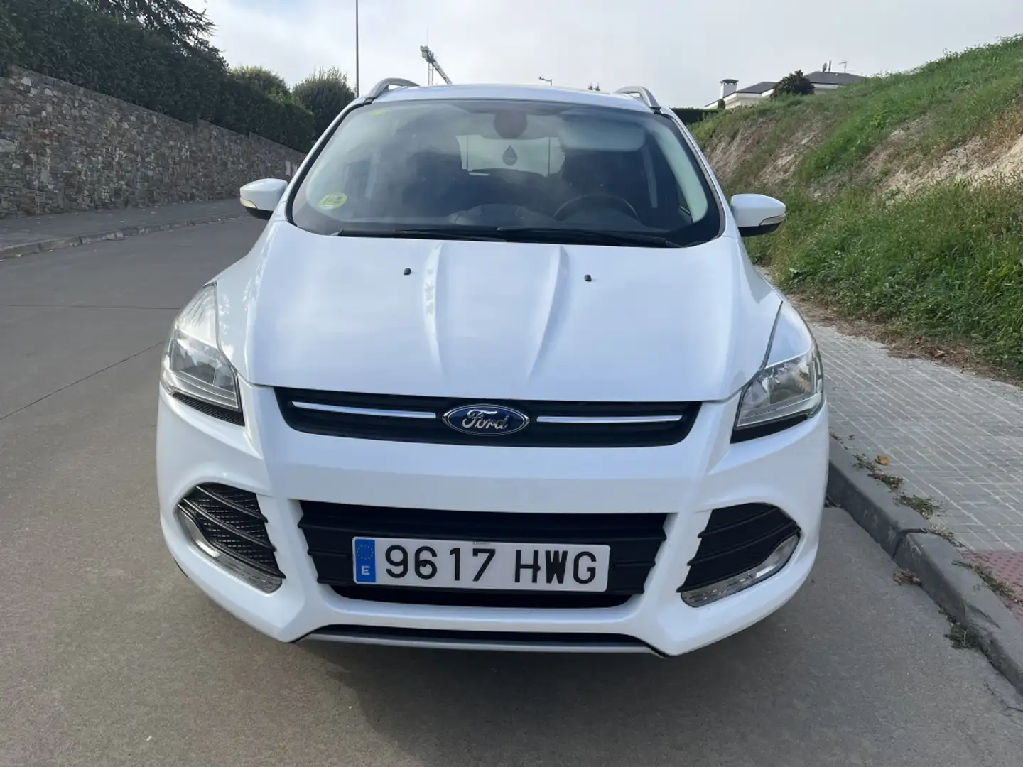 Ford Kuga 2.0TDCi Titanium 4x2 140 Blanco - 1