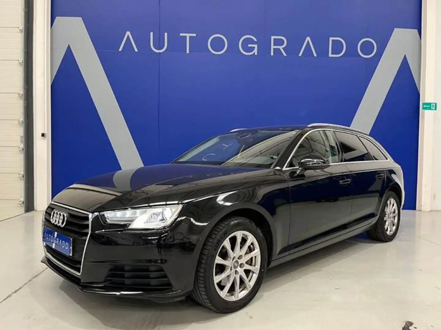 Audi A4 Avant 2.0TDI S tronic 140kW Noir - 1