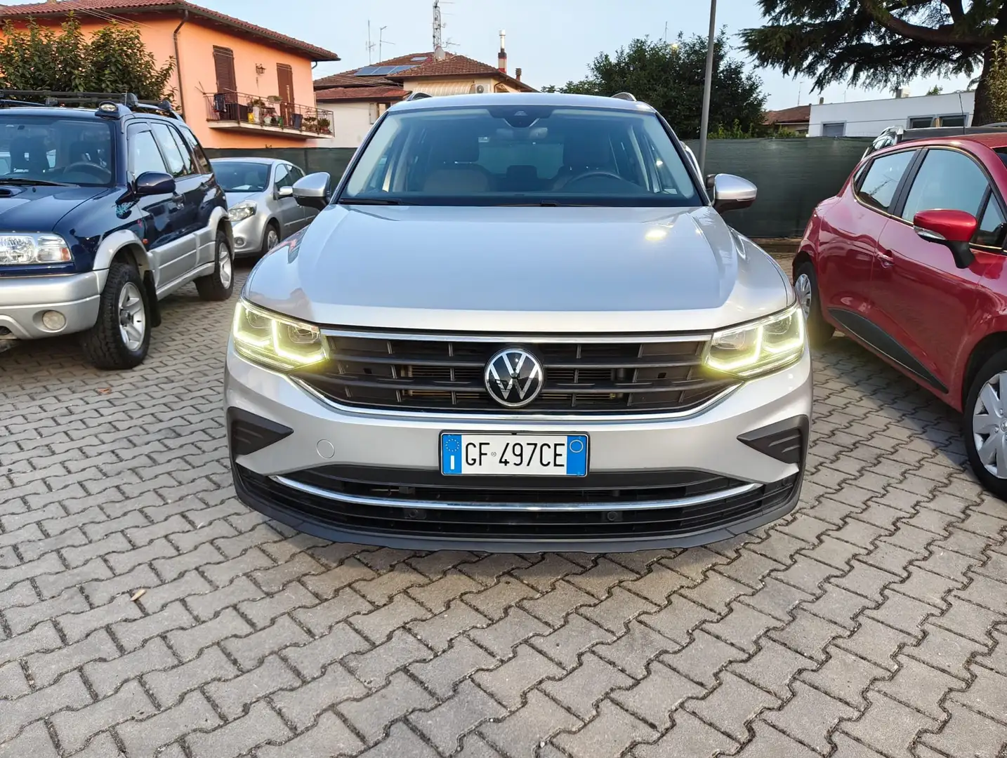 Volkswagen Tiguan Tiguan II 2021 2.0 tdi Life 150cv dsg  IQ LED Argent - 2