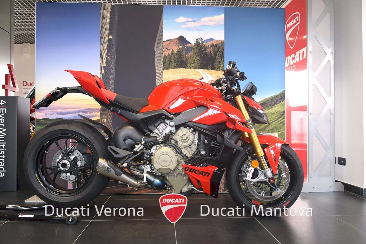 Ducati Streetfighter V4 S - POCHI KM - SCARICO AKRAPOVIC