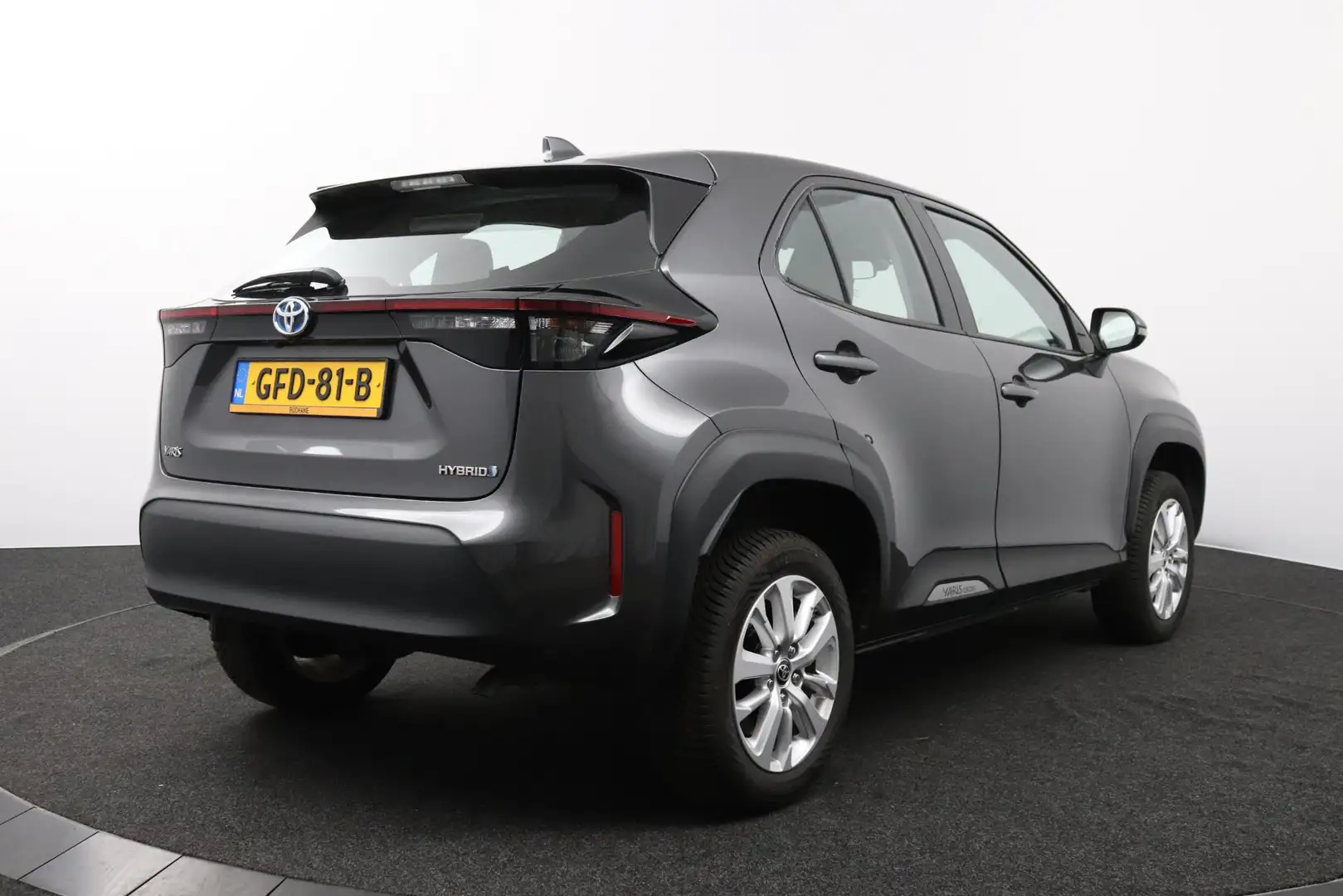 Toyota Yaris Cross 1.5 Hybrid Active | Camera | All-season banden | C Grigio - 2