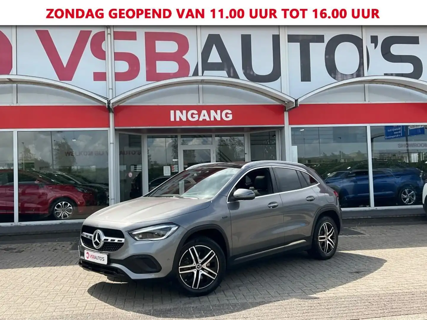 Mercedes-Benz GLA 250 GLA 250e AUT. LEER NAVI PANO-DAK CAMERA SFEERVERLI Grijs - 1