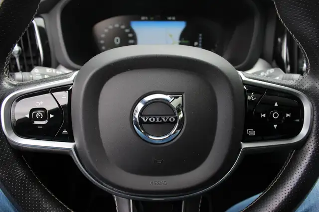 Volvo XC60 view 30