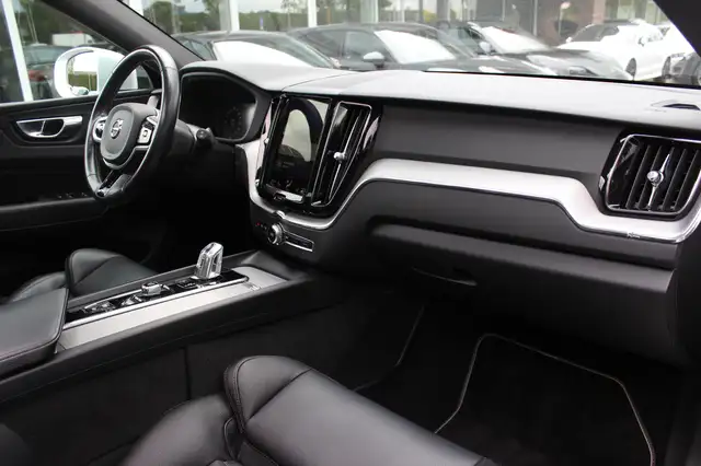 Volvo XC60 view 13