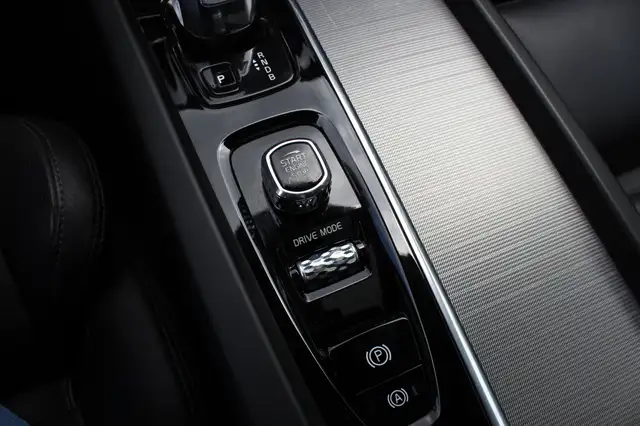Volvo XC60 view 28