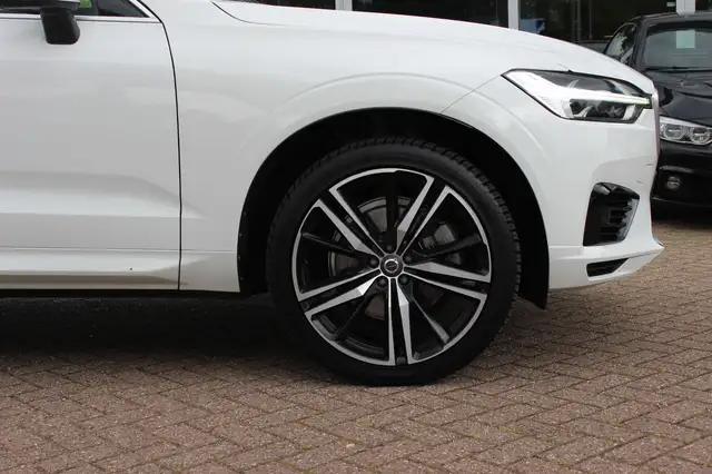 Volvo XC60 view 14