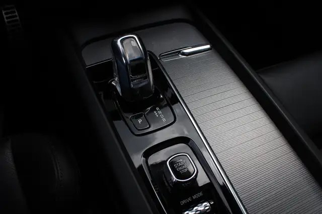 Volvo XC60 view 27