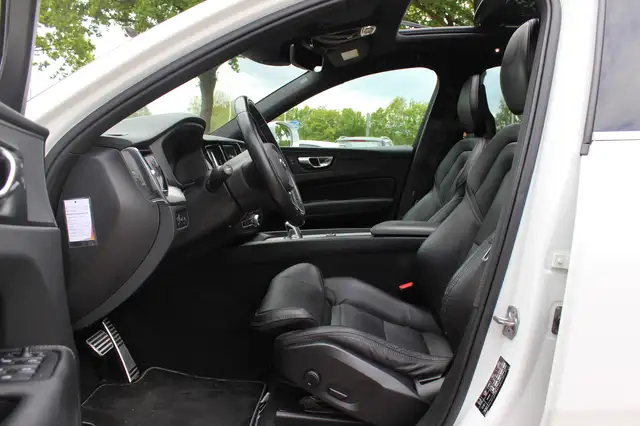 Volvo XC60 view 10