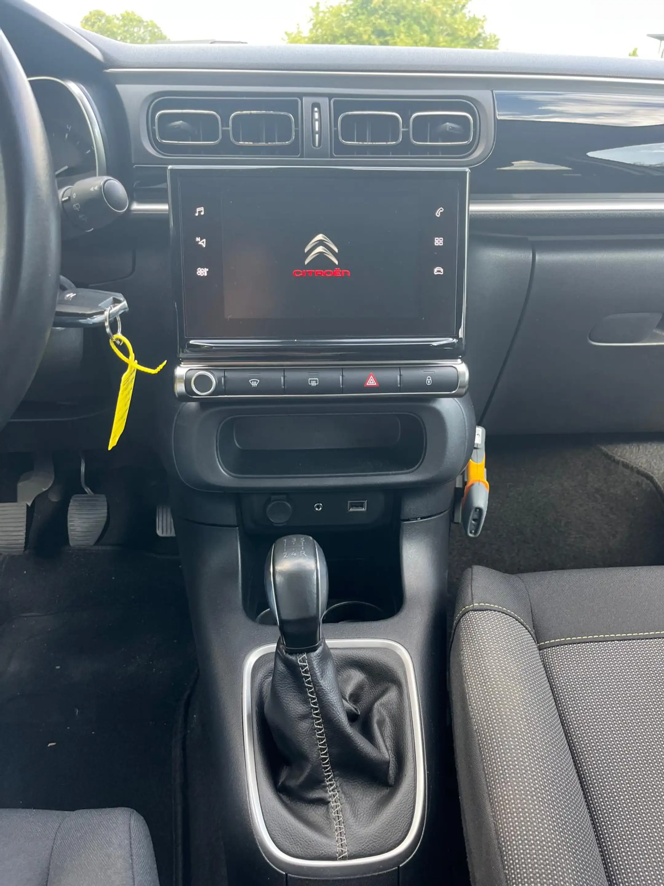 Citroen C3 1.2 PureTech S&S Shine — photo 13
