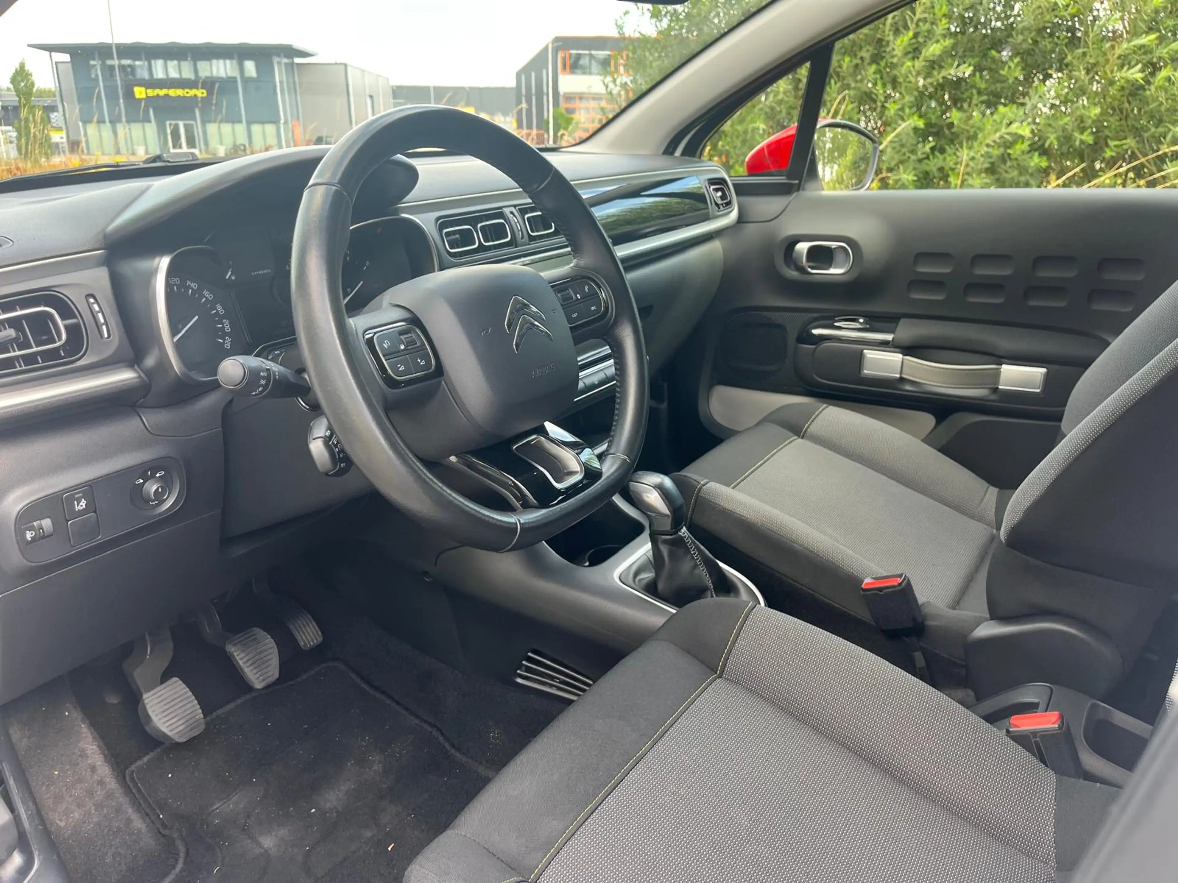 Citroen C3 1.2 PureTech S&S Shine — photo 10