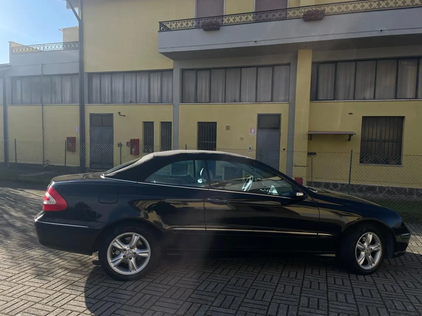 Mercedes-Benz CLK 200 CLK Cabrio 200 k tps Elegance Nero - 2