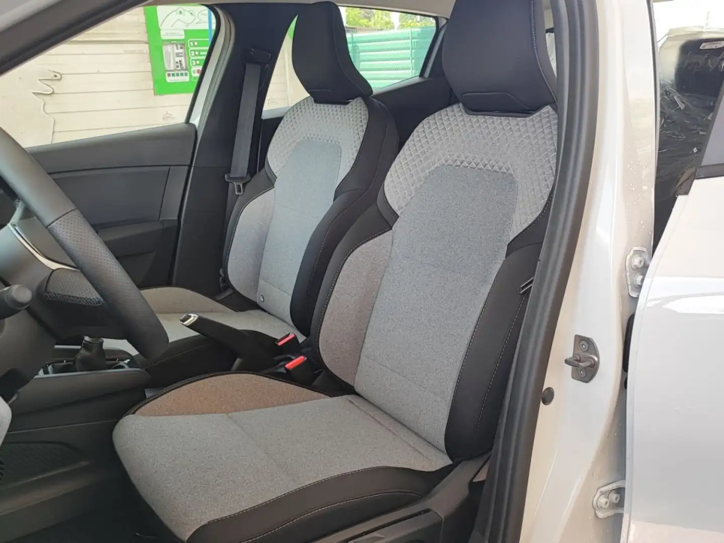 Renault Clio V 1.0 tce 91 cv EVOLUTION BV6 Wit - 2