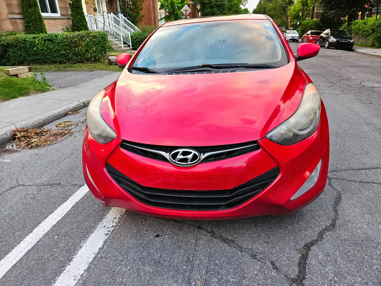 Hyundai ELANTRA снимка Hyundai ELANTRA