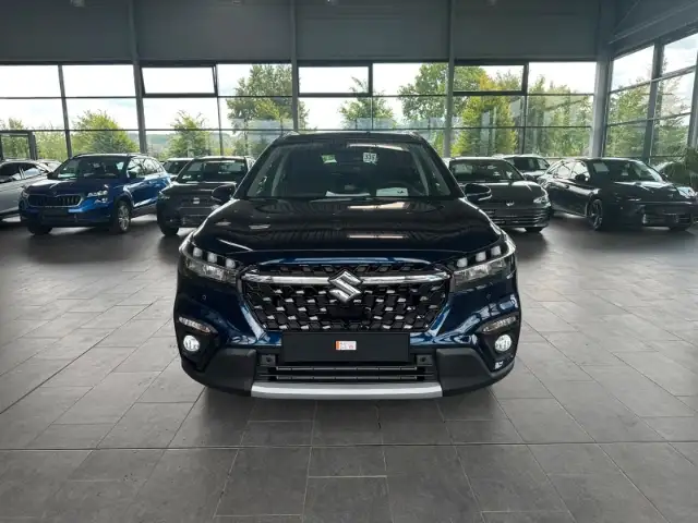 Suzuki SX4 S-Cross view 2