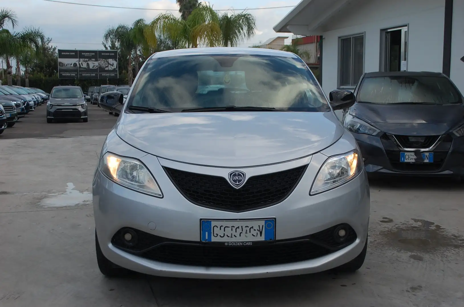 Lancia Ypsilon 1.0 firefly 70CV hybrid Gold S&S Uff Italy USB Argent - 2