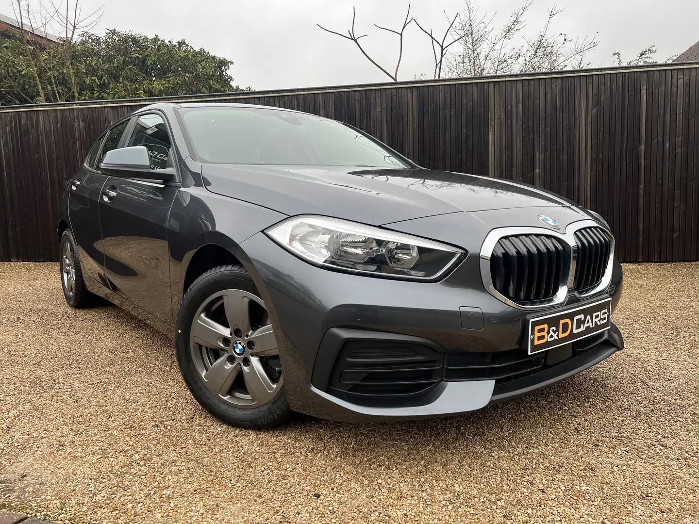 BMW 118 118i NAVI/LIMIT/PDC/AIRCO/CARPLAY - 1
