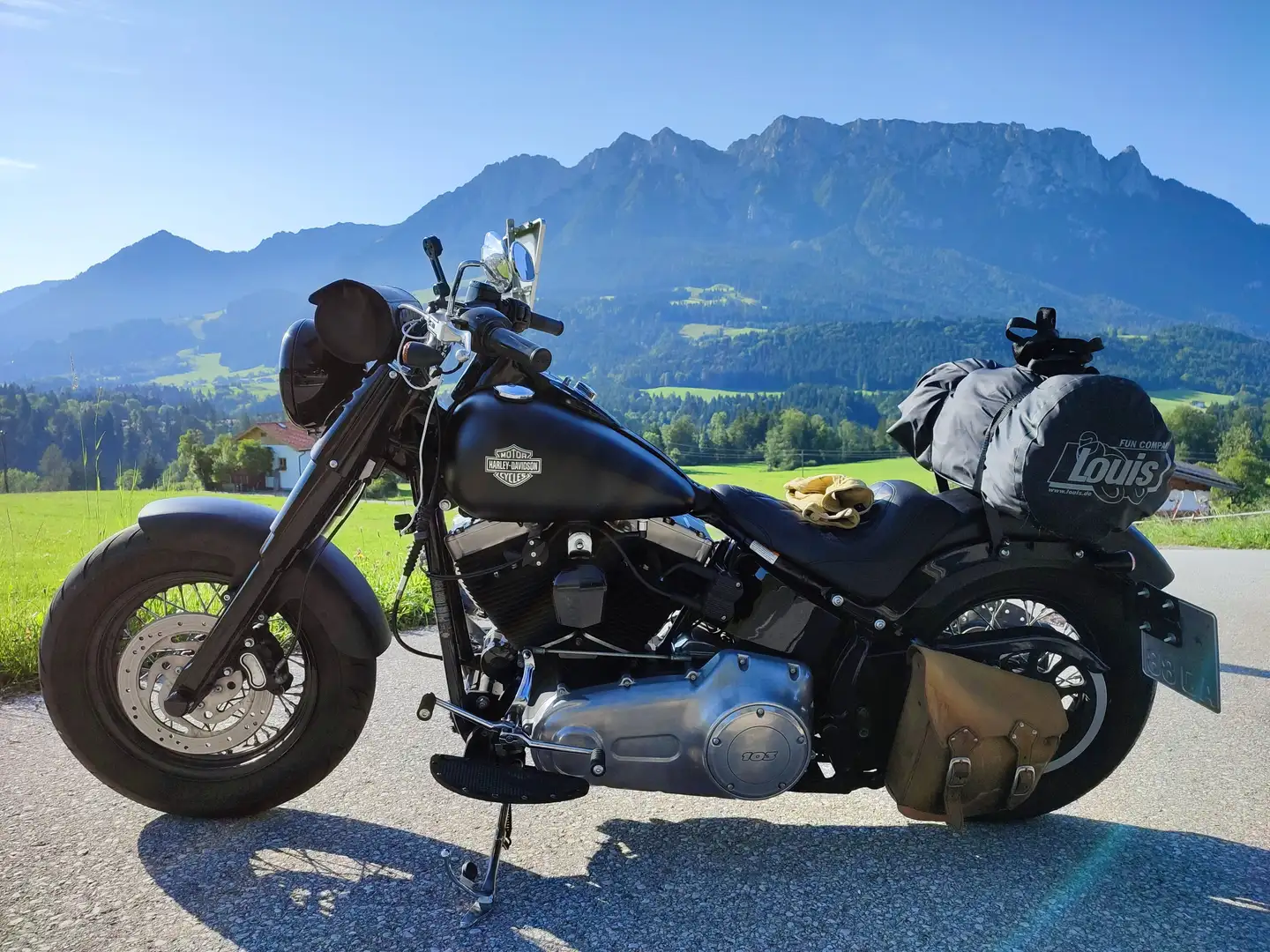 Harley-Davidson Softail Slim FLS 103 Noir - 1