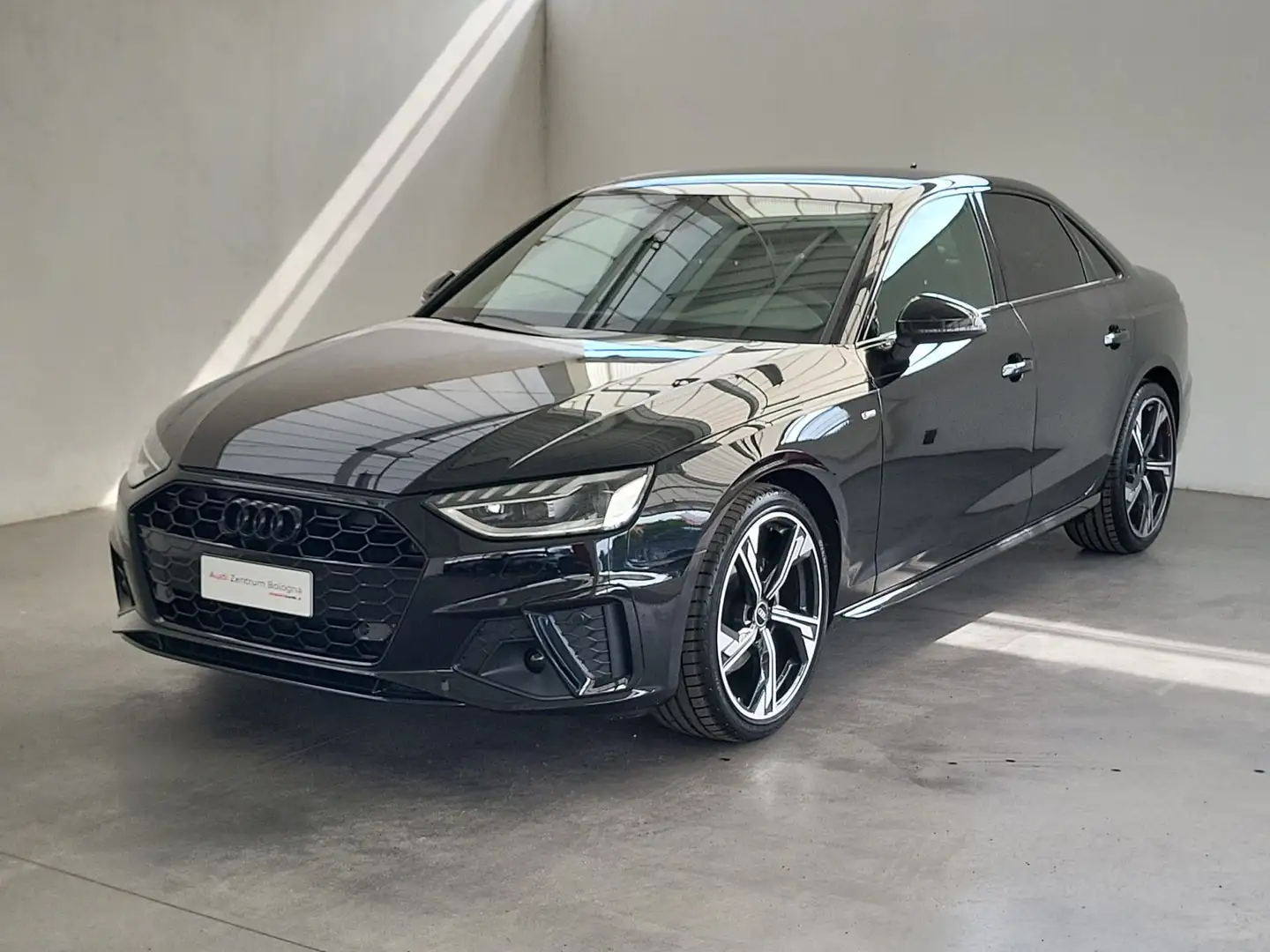Audi A4 35 TDI/163 CV S tronic S line edition Nero - 1
