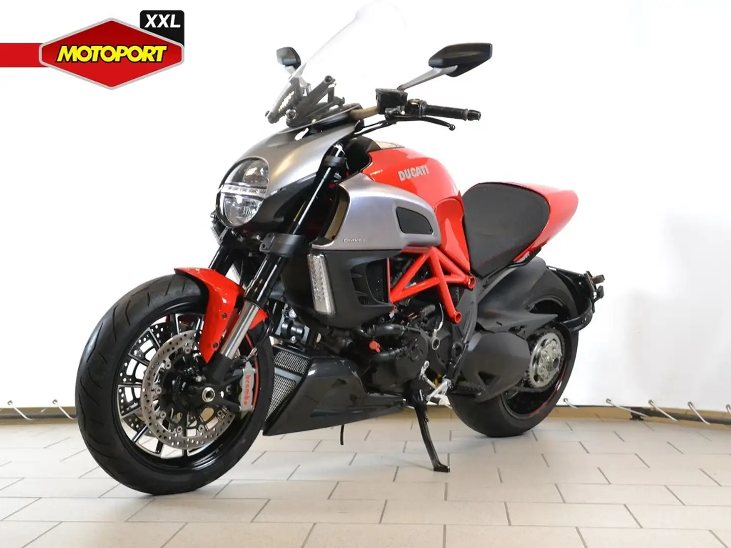 Ducati Diavel Piros - 2