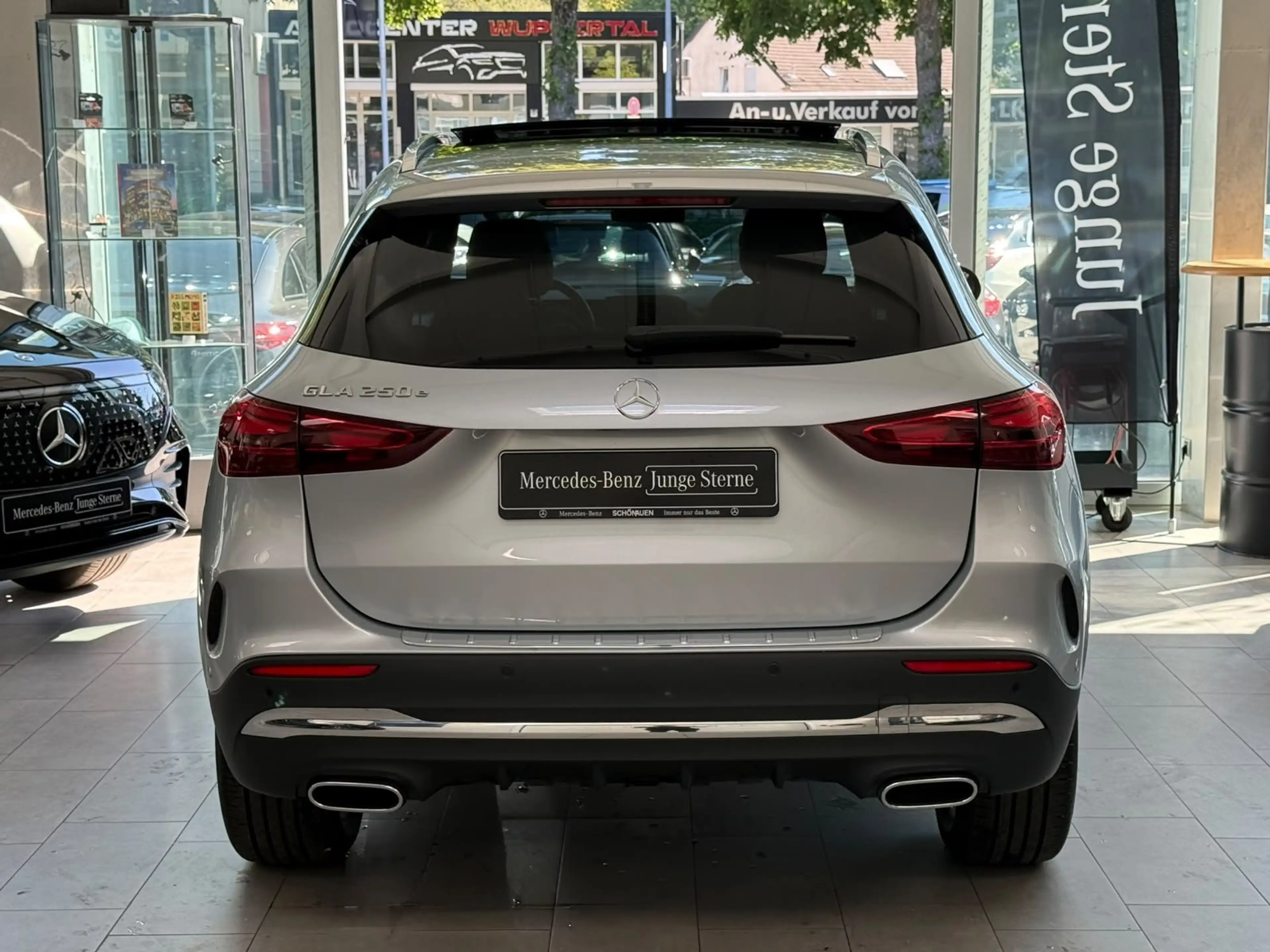 Mercedes-Benz GLA 250 e AMG+PANO+MBEAM+HUD+MEMORY+360°+KEYLESS — photo 5