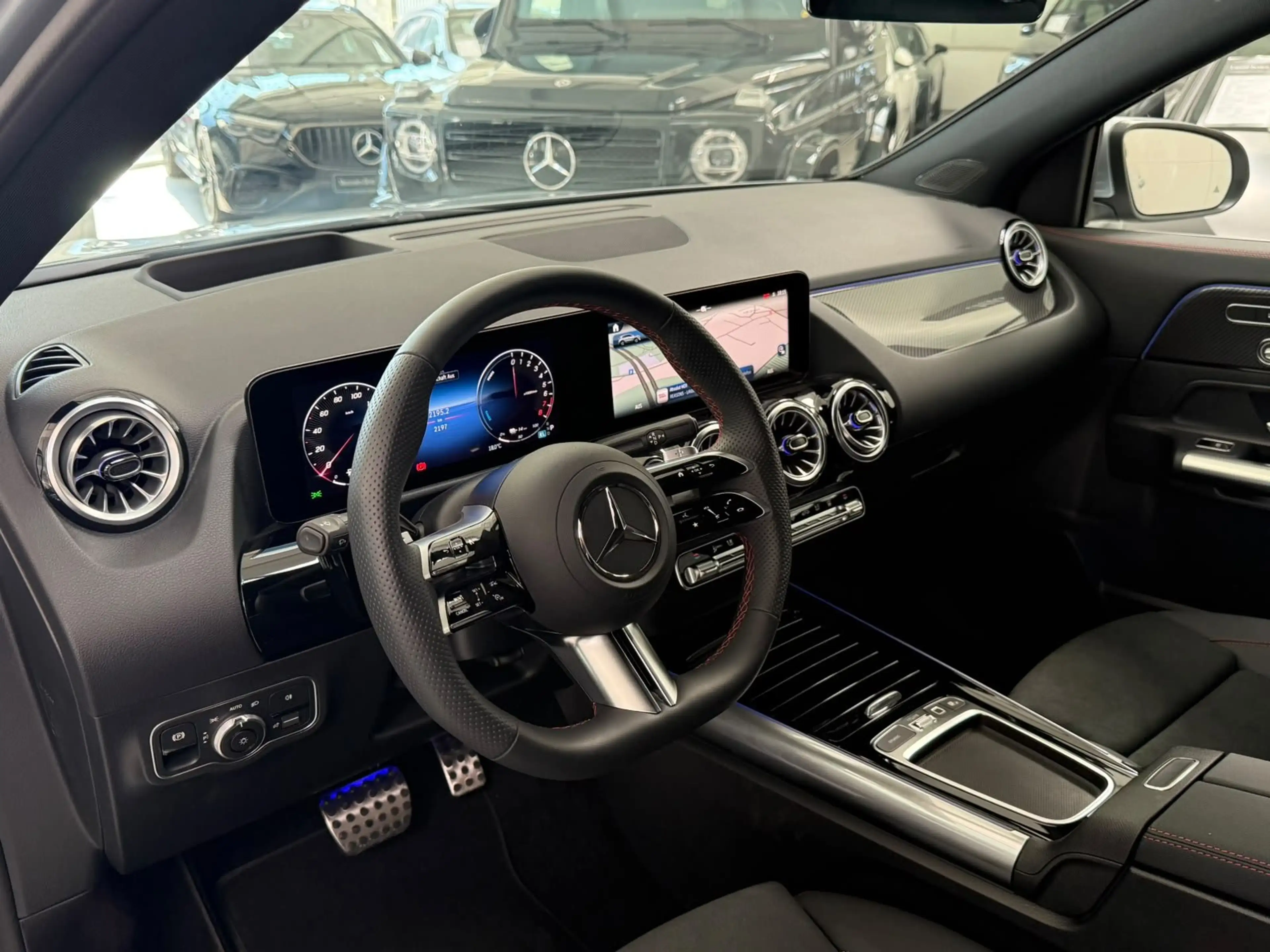 Mercedes-Benz GLA 250 e AMG+PANO+MBEAM+HUD+MEMORY+360°+KEYLESS — photo 10
