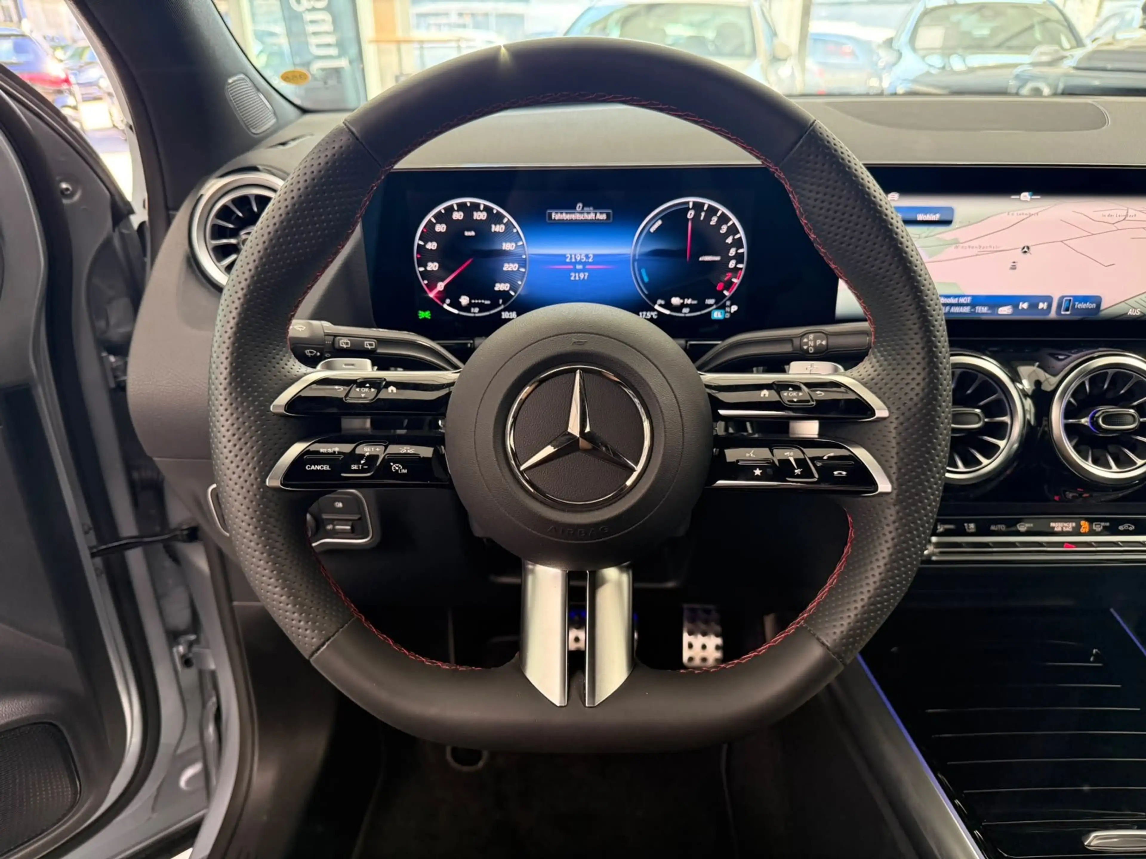 Mercedes-Benz GLA 250 e AMG+PANO+MBEAM+HUD+MEMORY+360°+KEYLESS — photo 11