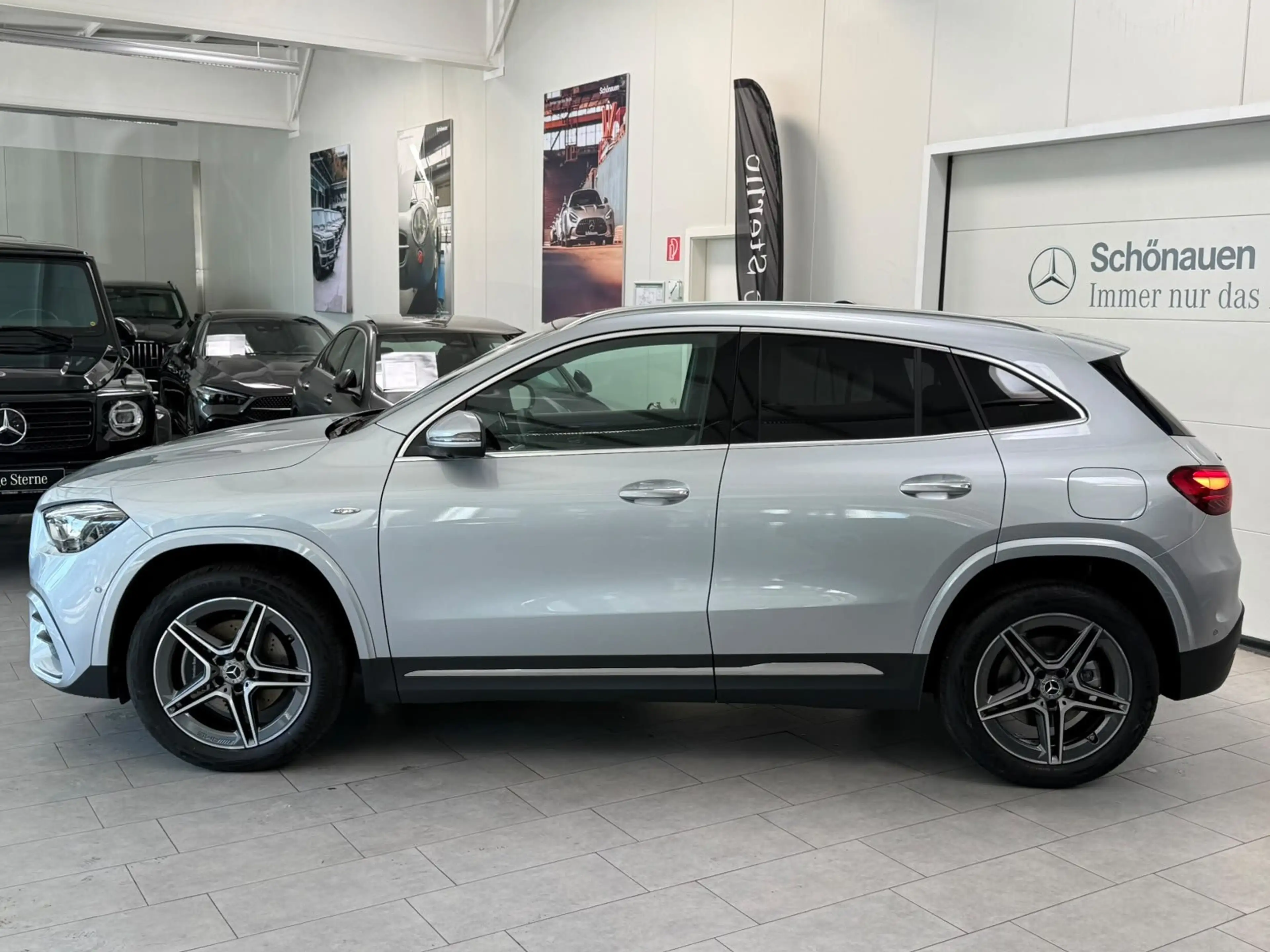 Mercedes-Benz GLA 250 e AMG+PANO+MBEAM+HUD+MEMORY+360°+KEYLESS — photo 3