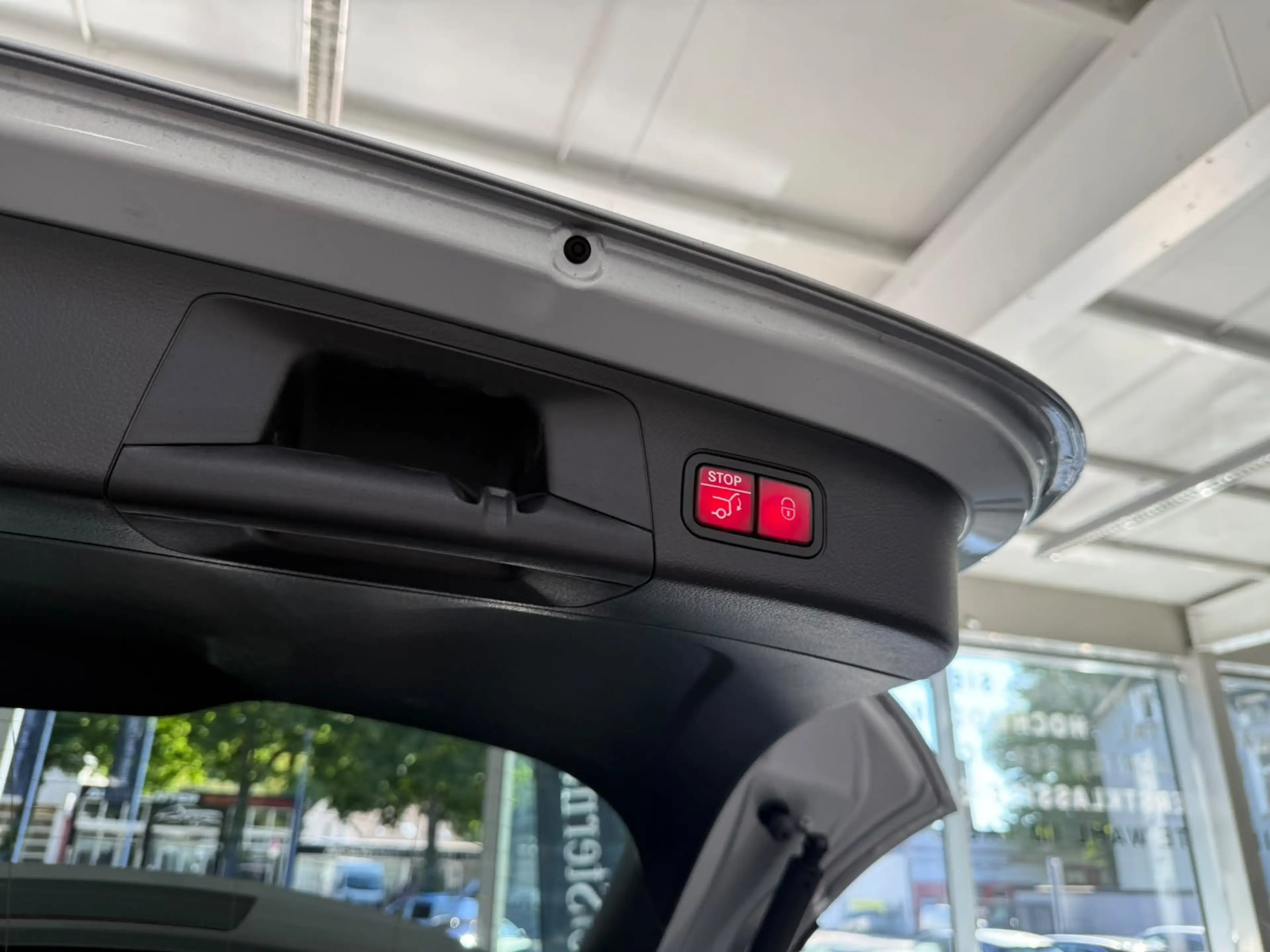 Mercedes-Benz GLA 250 e AMG+PANO+MBEAM+HUD+MEMORY+360°+KEYLESS — photo 7