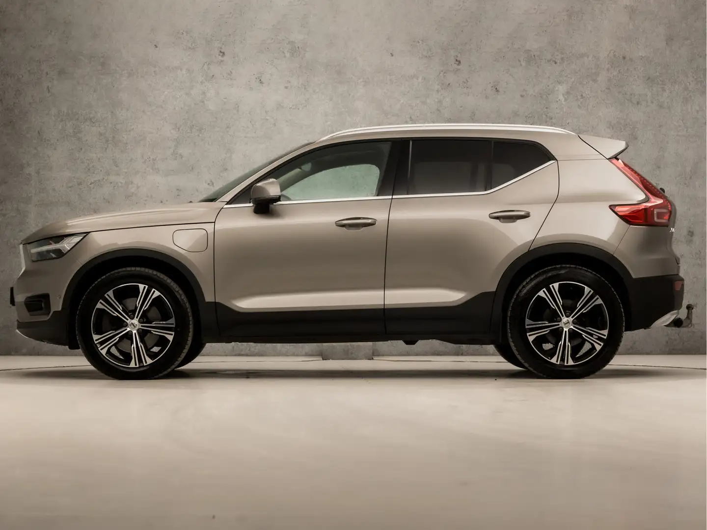 Volvo XC40 1.5 T5 Inscription 263Pk Automaat (PANORAMADAK, AP Grijs - 2