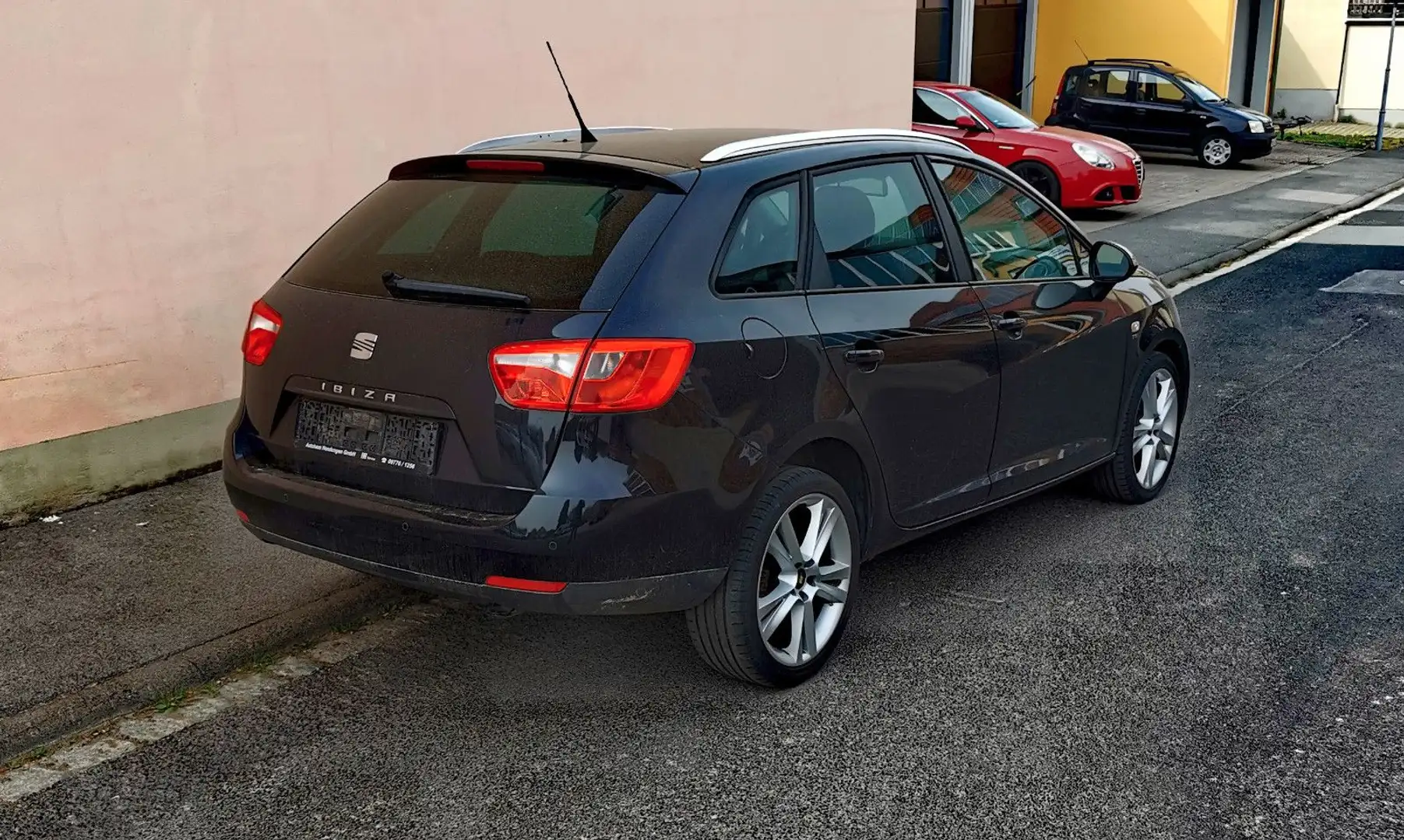 SEAT Ibiza ST Sport / Alufelgen / Klimaautomatik Schwarz - 2