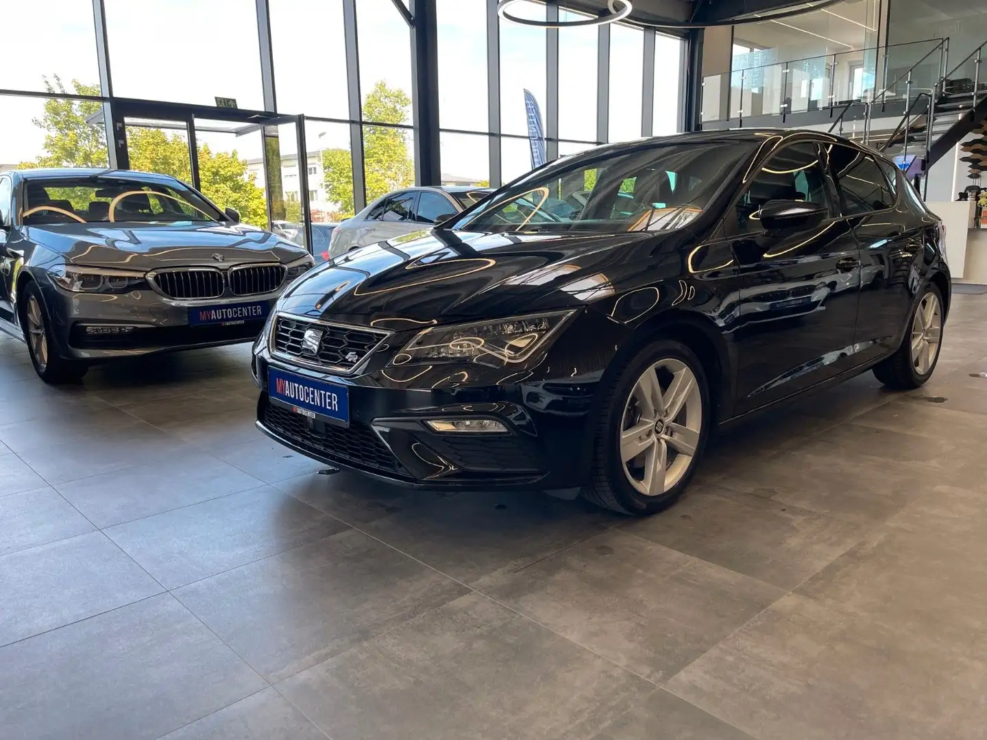 SEAT Leon FR *Business-Paket*PDC*Kamera* Schwarz - 2