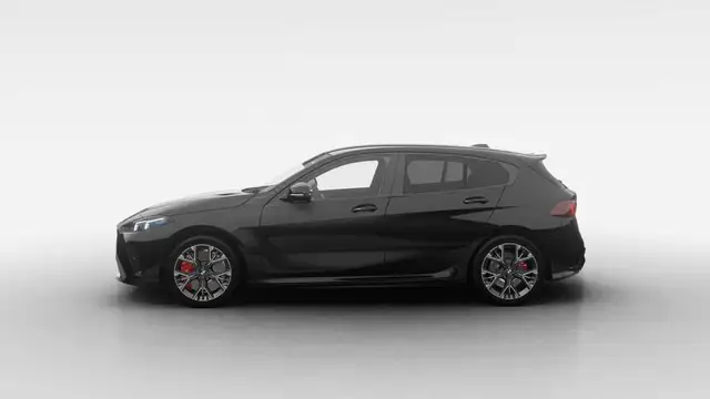 BMW 1 Series view 4
