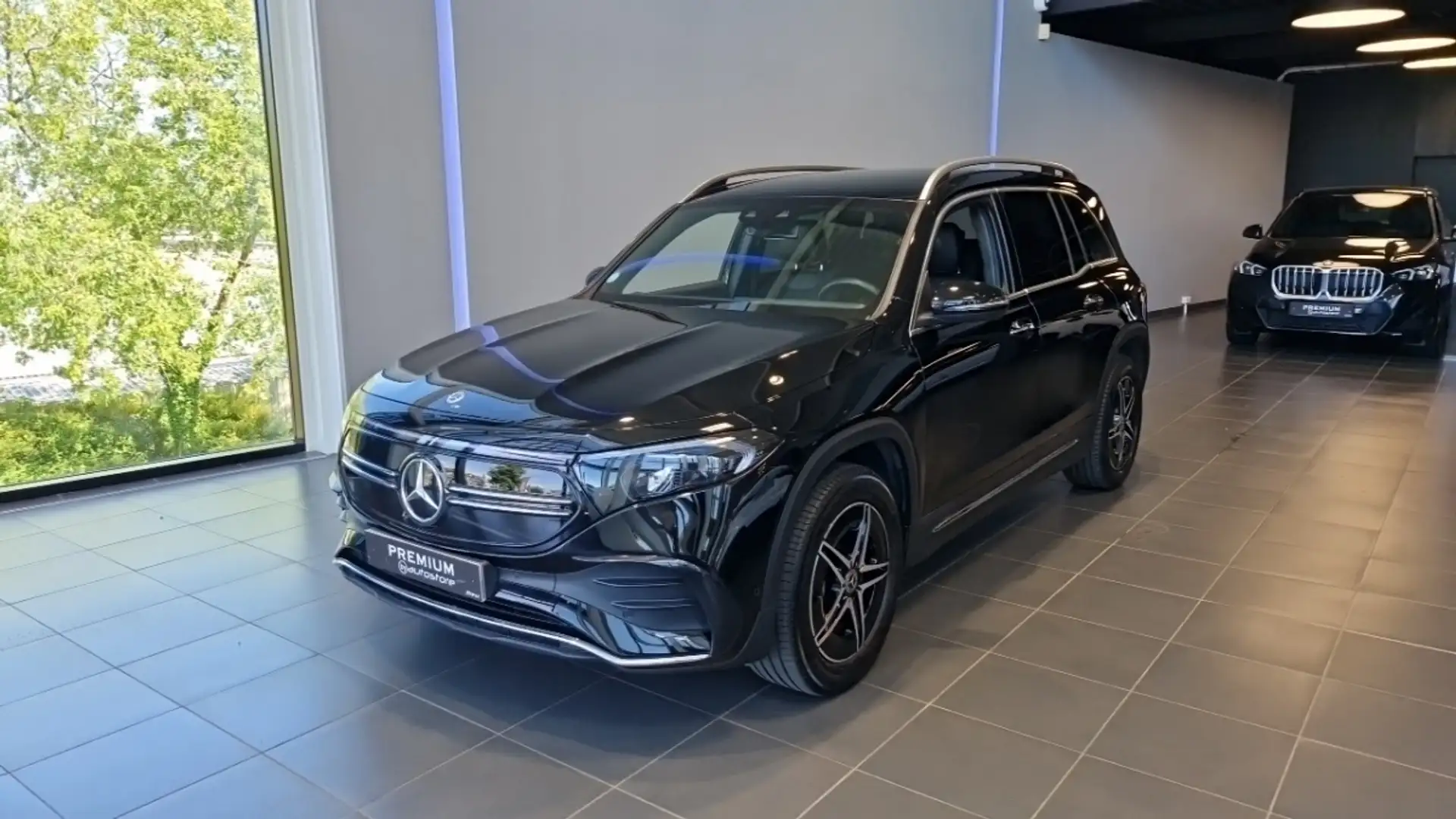 Mercedes-Benz EQB 250 250+ AMG LINE Schwarz - 1