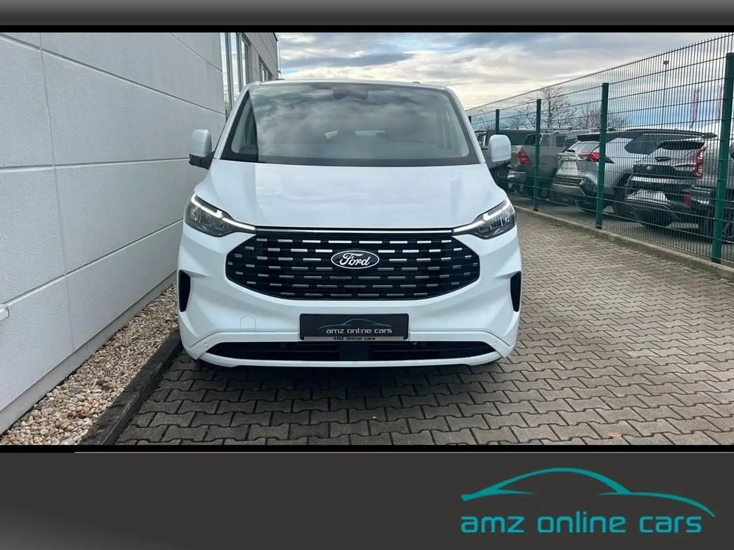 Ford Tourneo Custom Titanium X L2 AWD ACC*LED*AHK*360 Weiß - 2