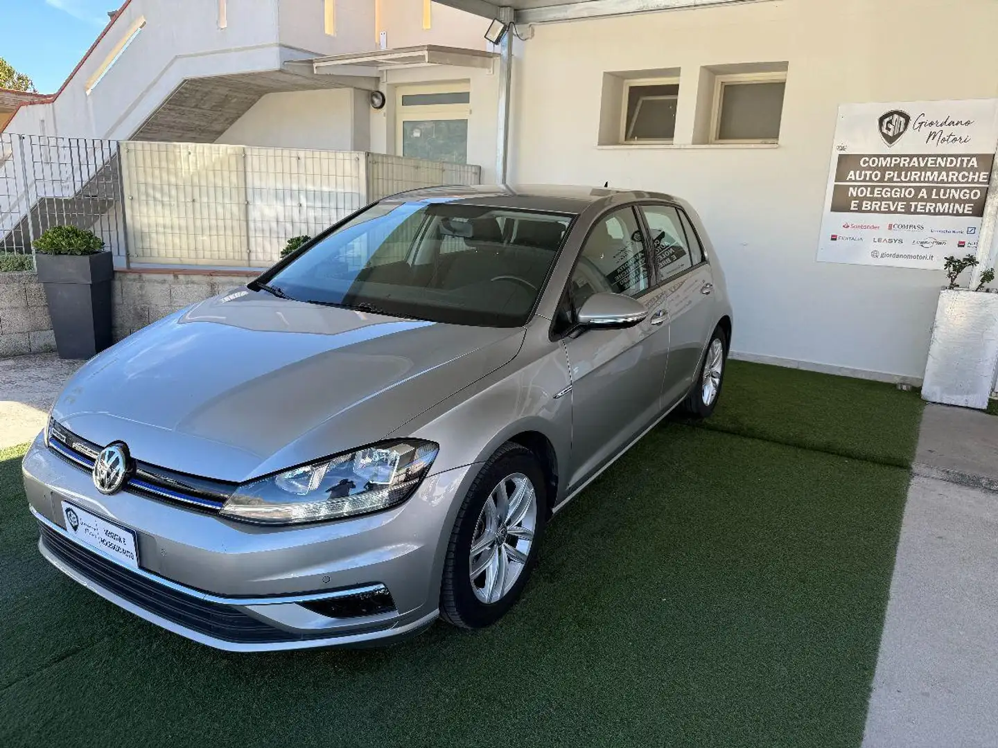 Volkswagen Golf 5p 1.5 tgi Business 130cv dsg Grigio - 1