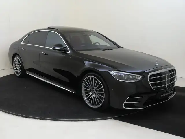 Mercedes-Benz S-Class view 2