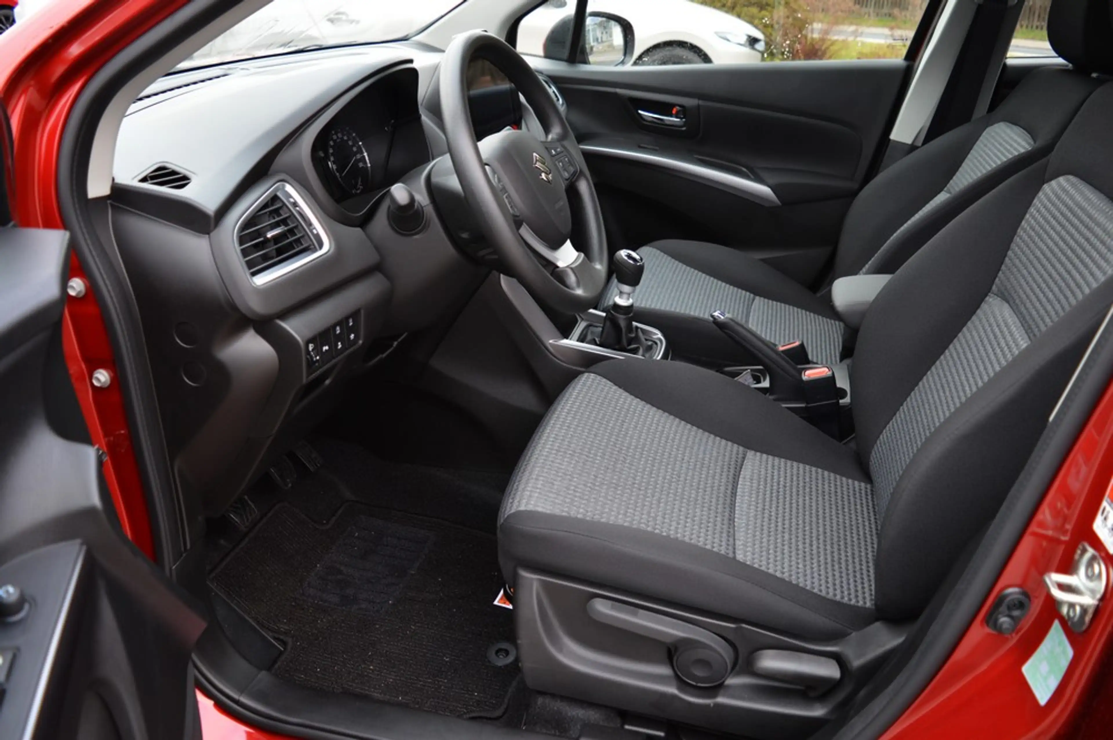 Suzuki S-Cross 1.4 Boosterjet Hybrid Edition *Navi+LED* — photo 12