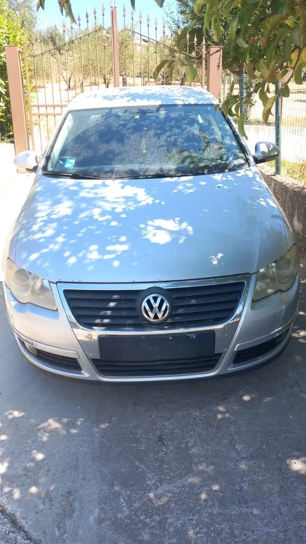 Volkswagen Passat Passat VI 2005 Berlina 2.0 tdi Sportline dpf Grigio - 2