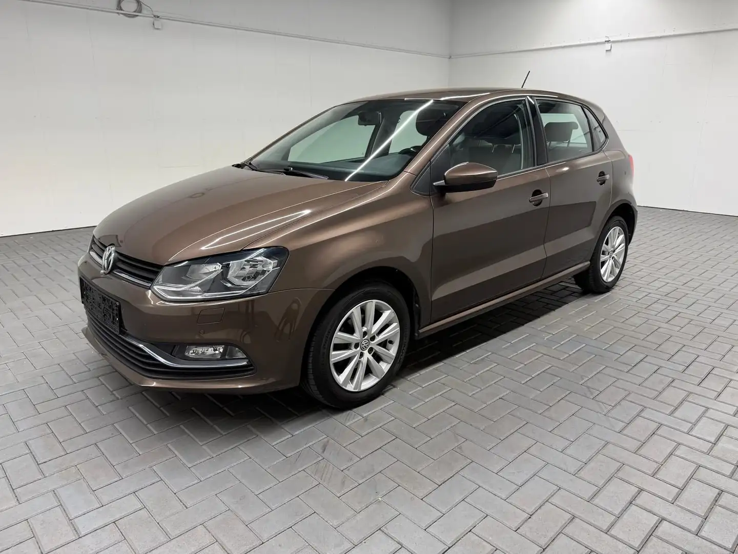 Volkswagen Polo V Comfortline SHZ/PDC/Klima/BT/USB/15-LM Braun - 1
